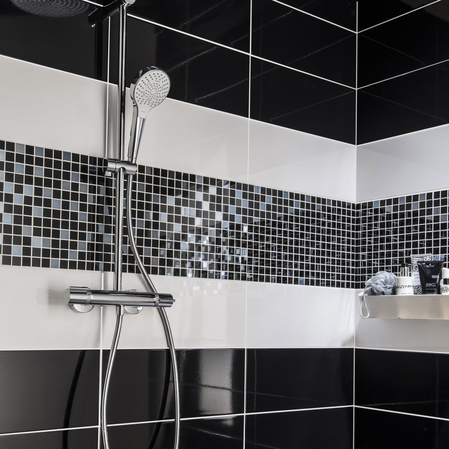 Carrelage noir salle de bain