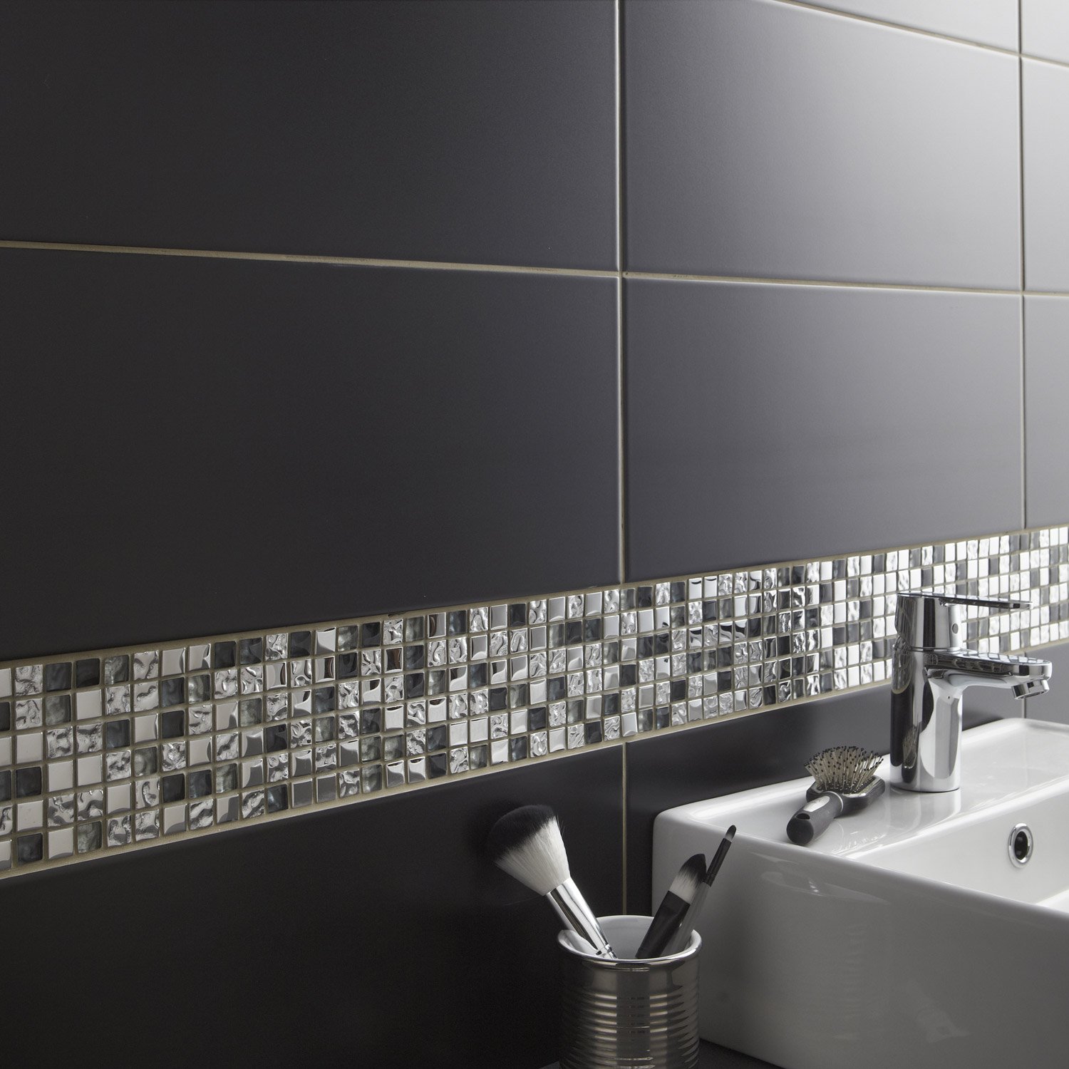 Carrelage mosaique noir mat