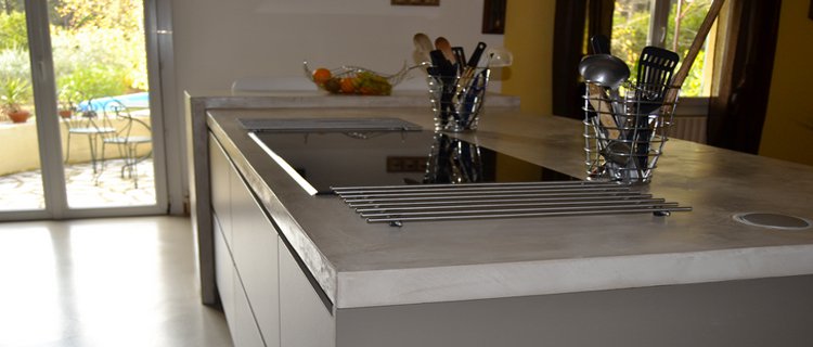 Cuisine plan travail beton cire