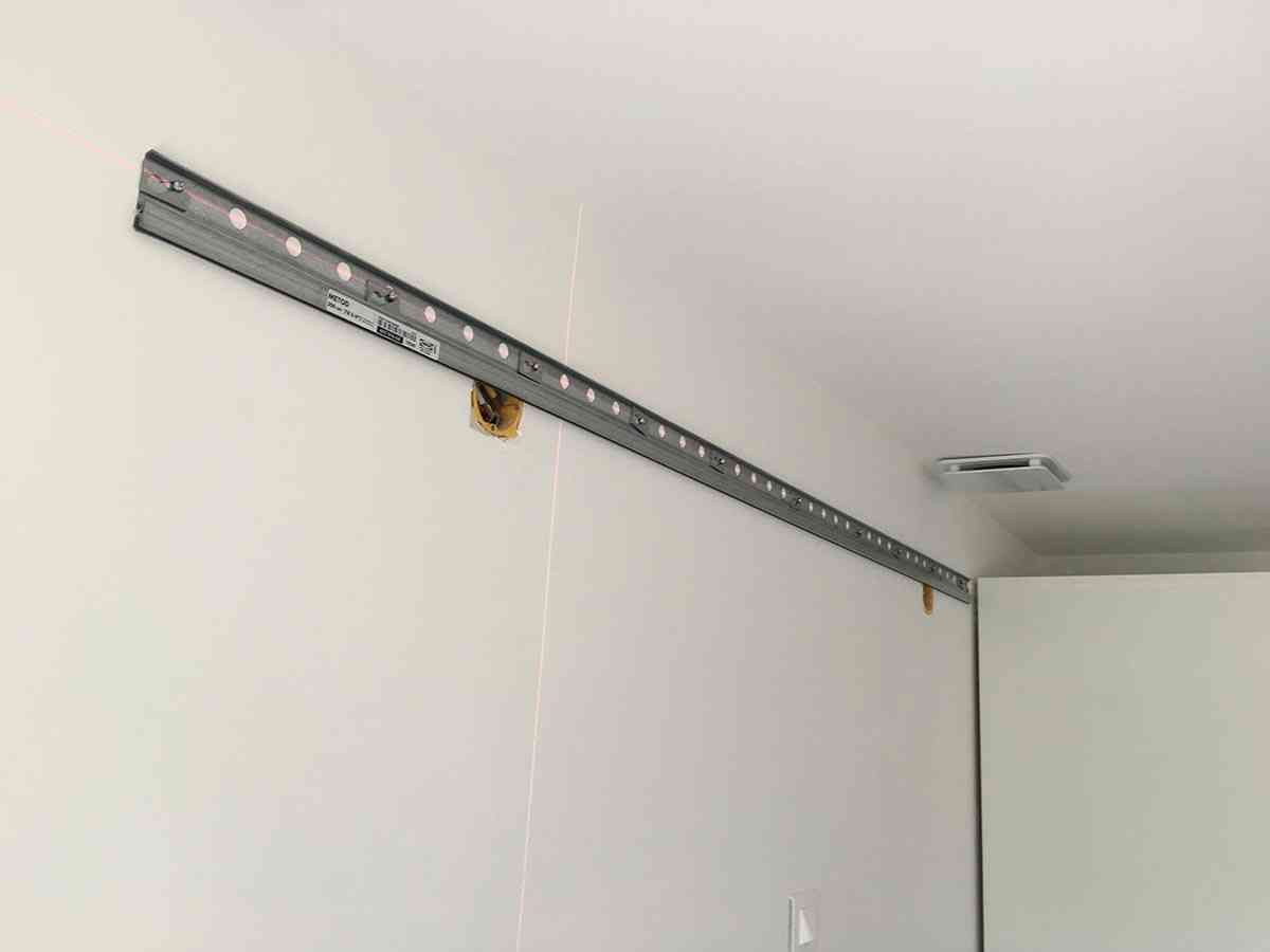 Fixation meuble haut de cuisine ikea