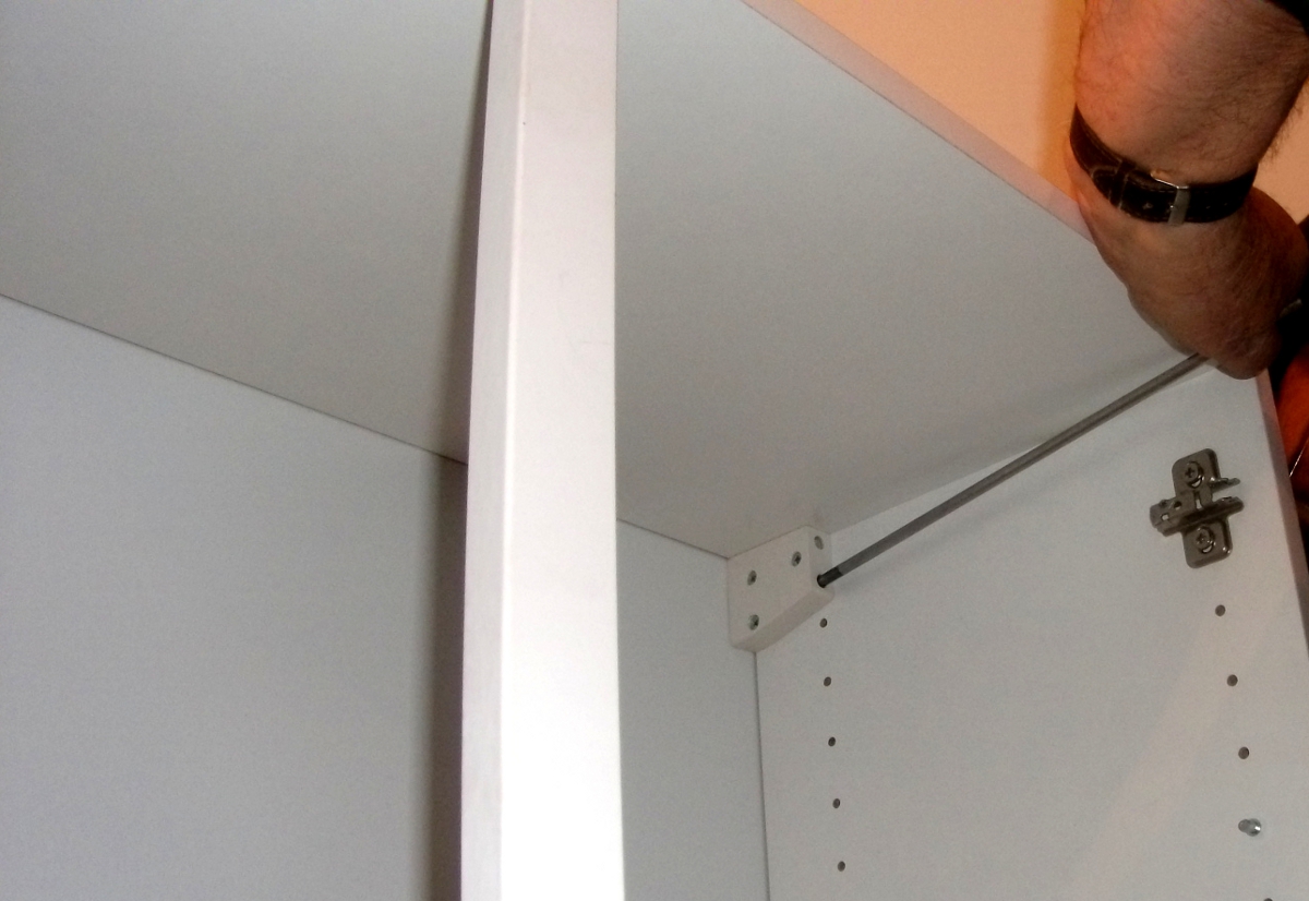 Fixation murale meuble haut cuisine