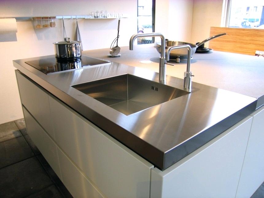 Plan de travail de cuisine en inox