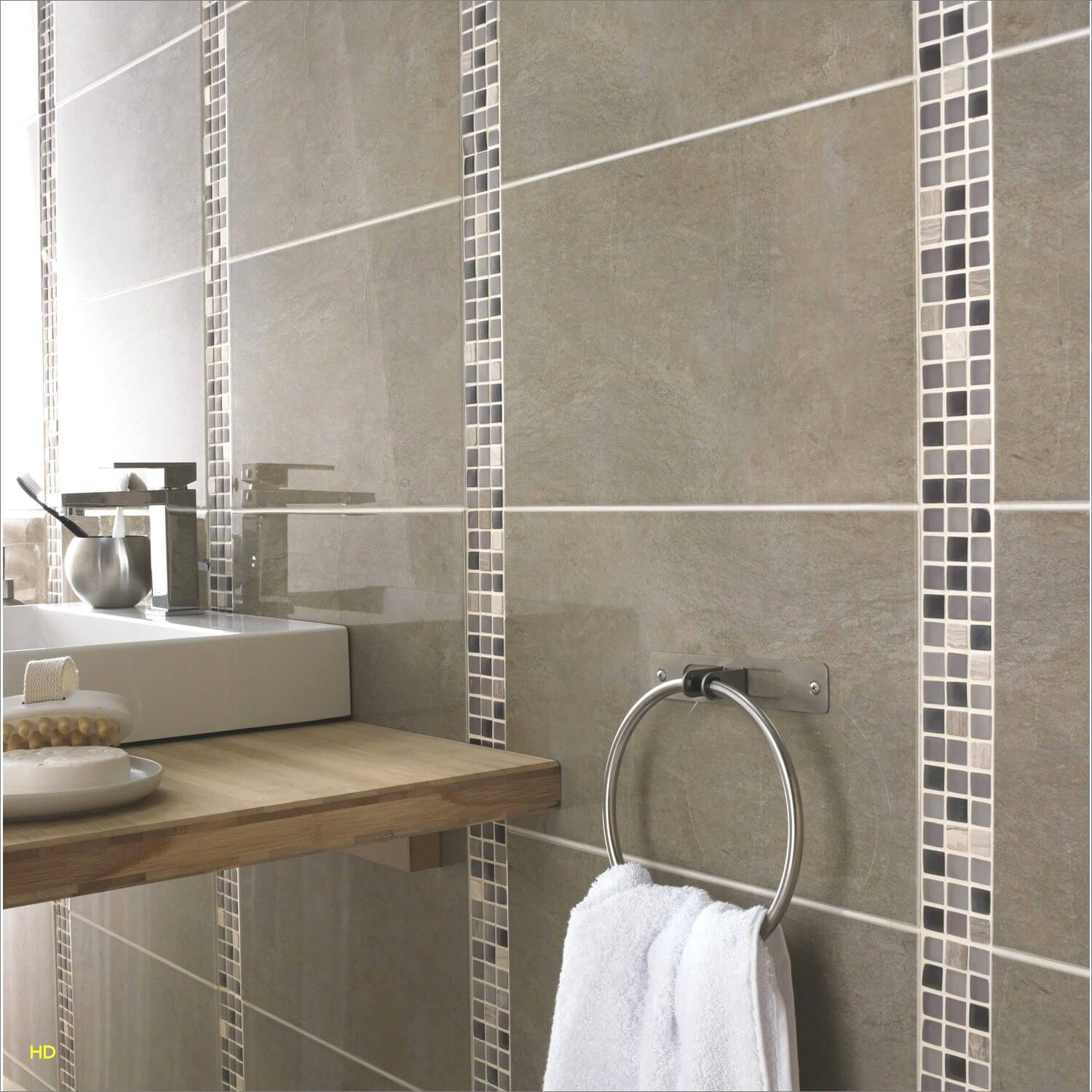 Carrelage blanc avec frise