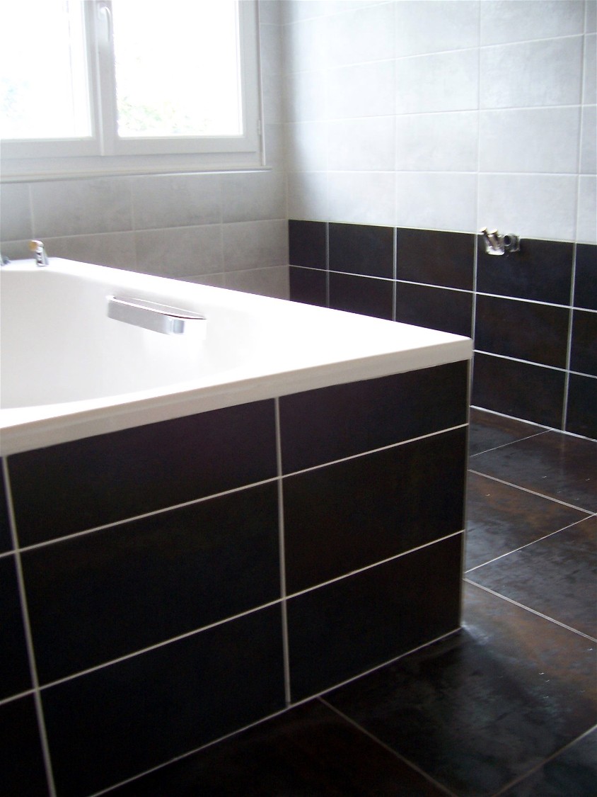Carrelage et baignoire