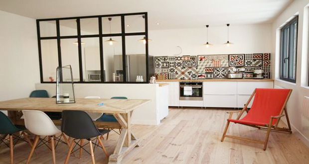 Idee deco mur salon cuisine