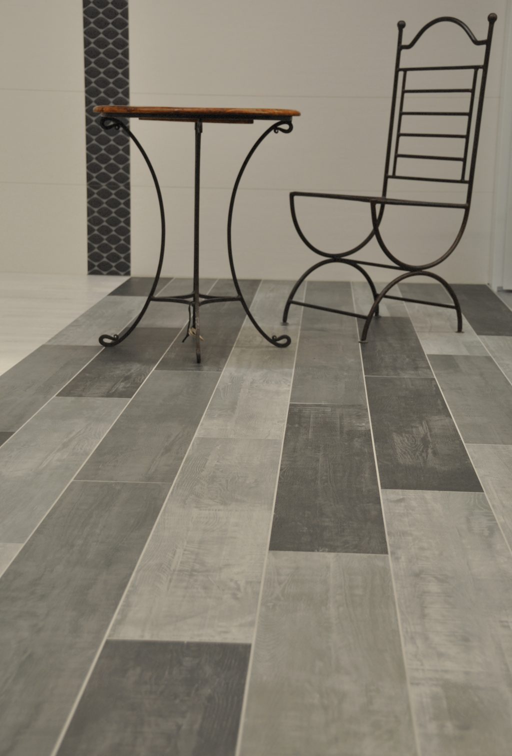Carrelage gris salissant