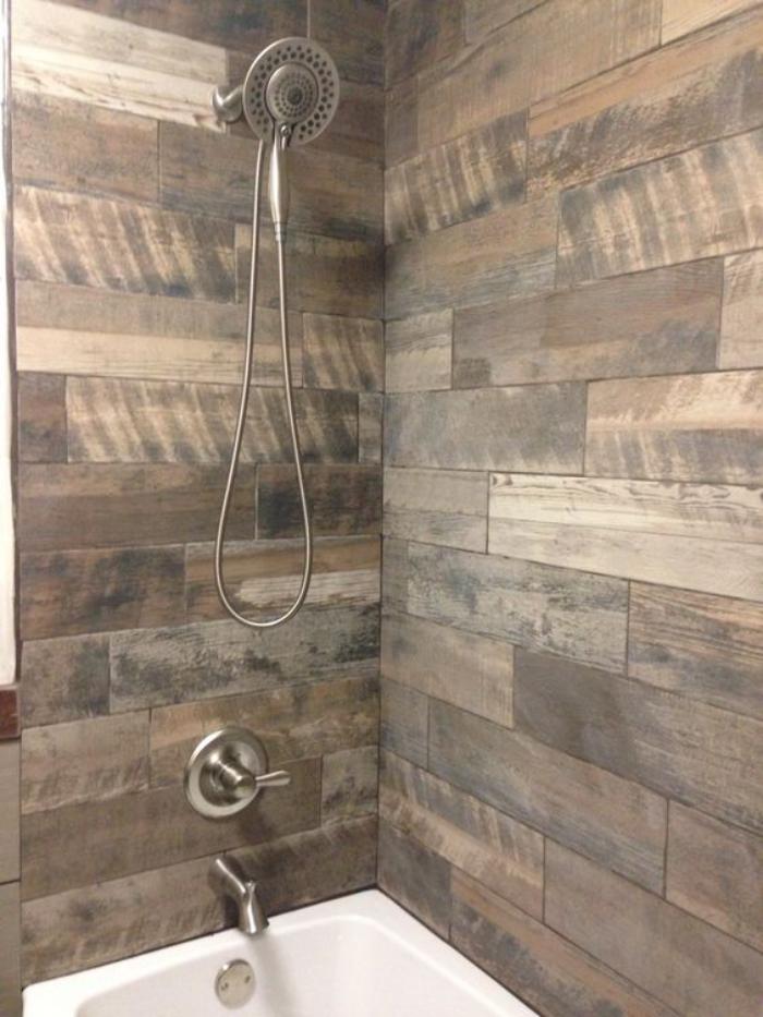 Carrelage effet bois douche