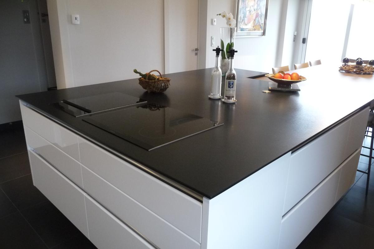Nettoyage plan de travail granit cuisine