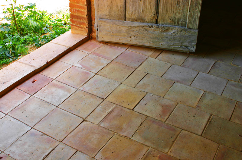 Carrelage ancien terre cuite