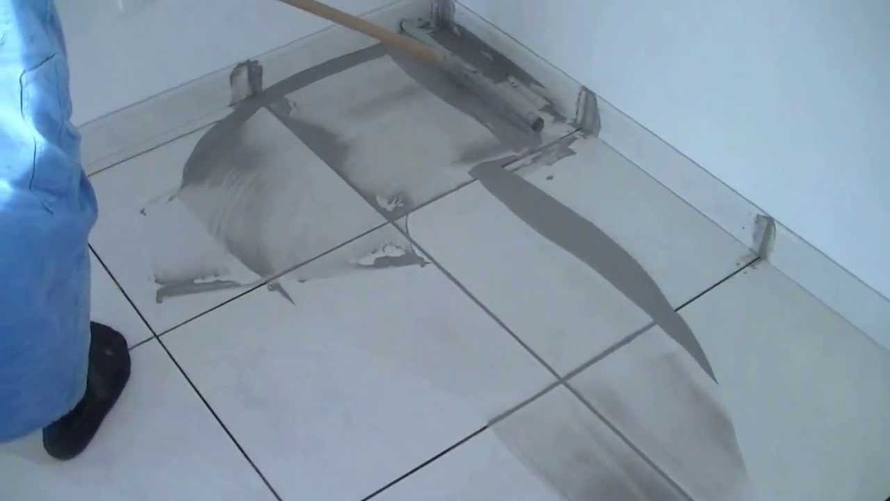Refaire joint carrelage sol cuisine