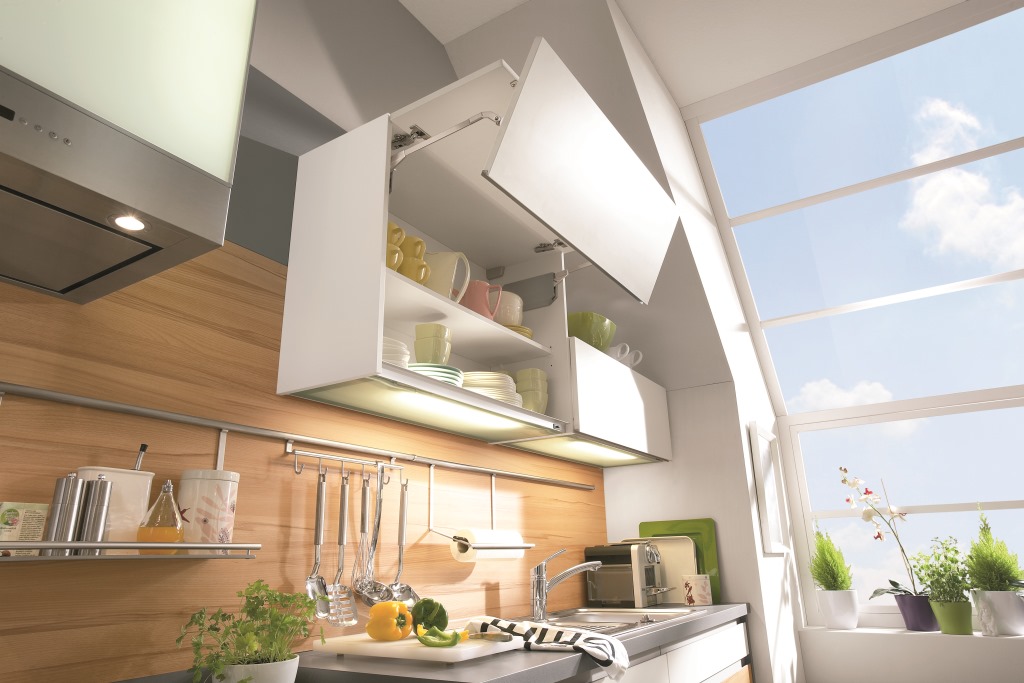Meuble haut de cuisine porte relevante