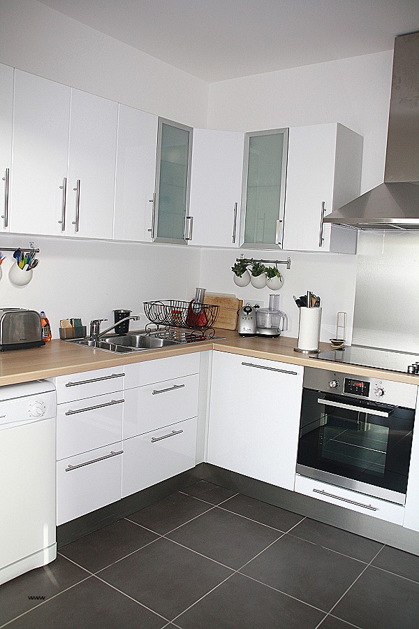 Modele de cuisine bois et blanc