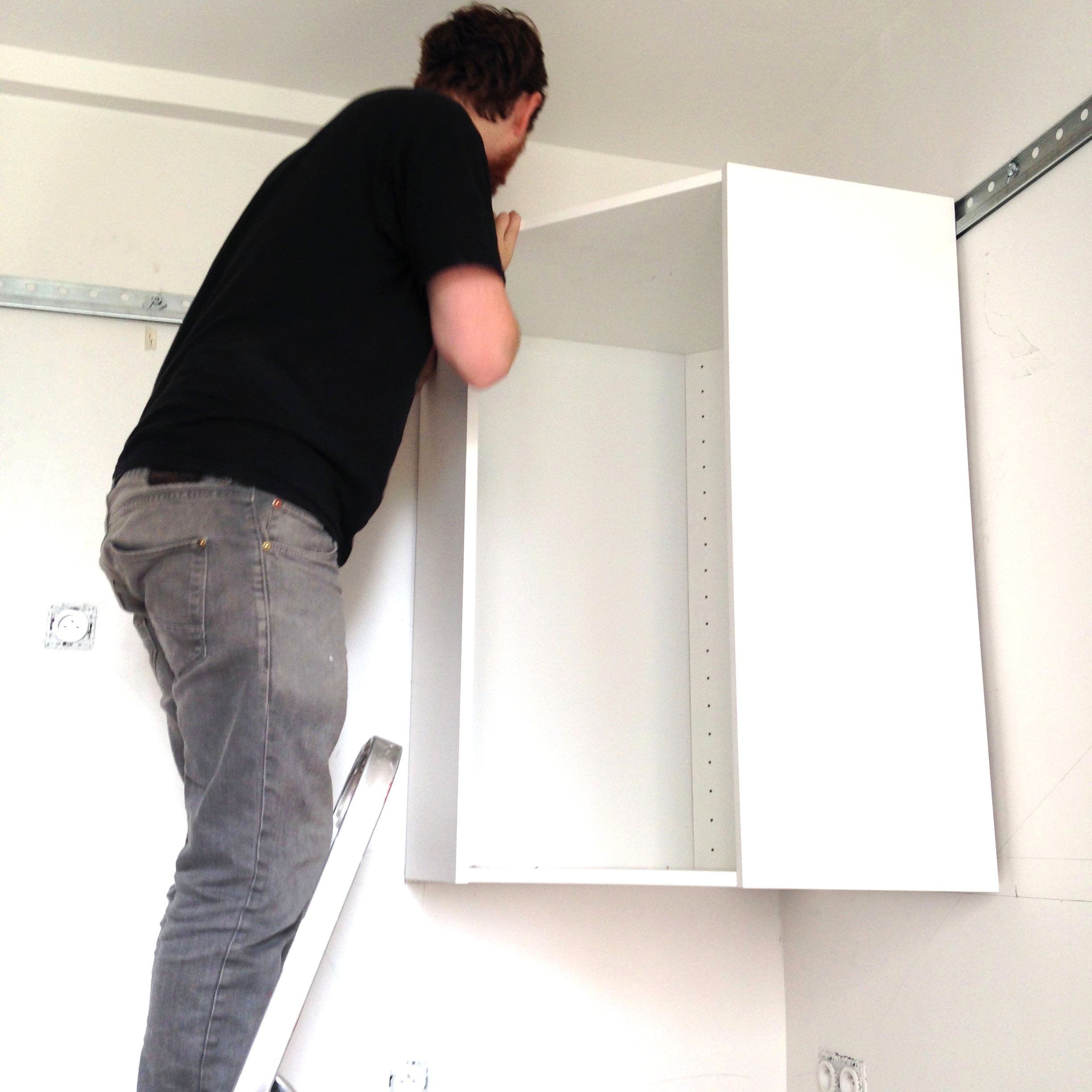 Comment monter meuble haut cuisine ikea