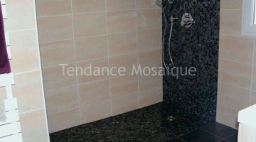 Carrelage mosaique pour douche a l'italienne