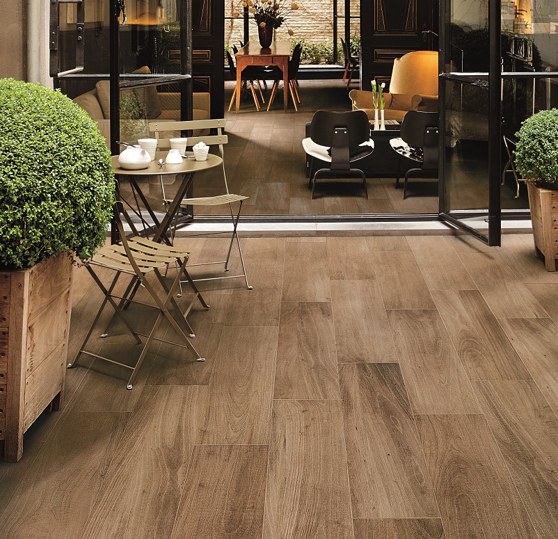 Carrelage imitation bois pour veranda