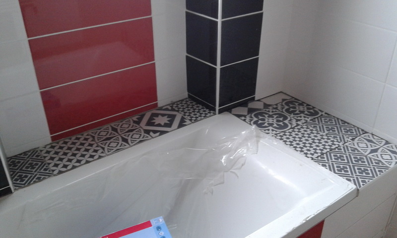 Peinture carrelage autour baignoire