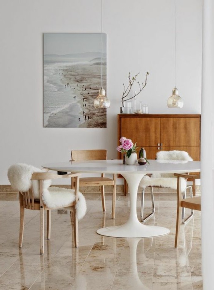 Table de cuisine ronde en bois blanc