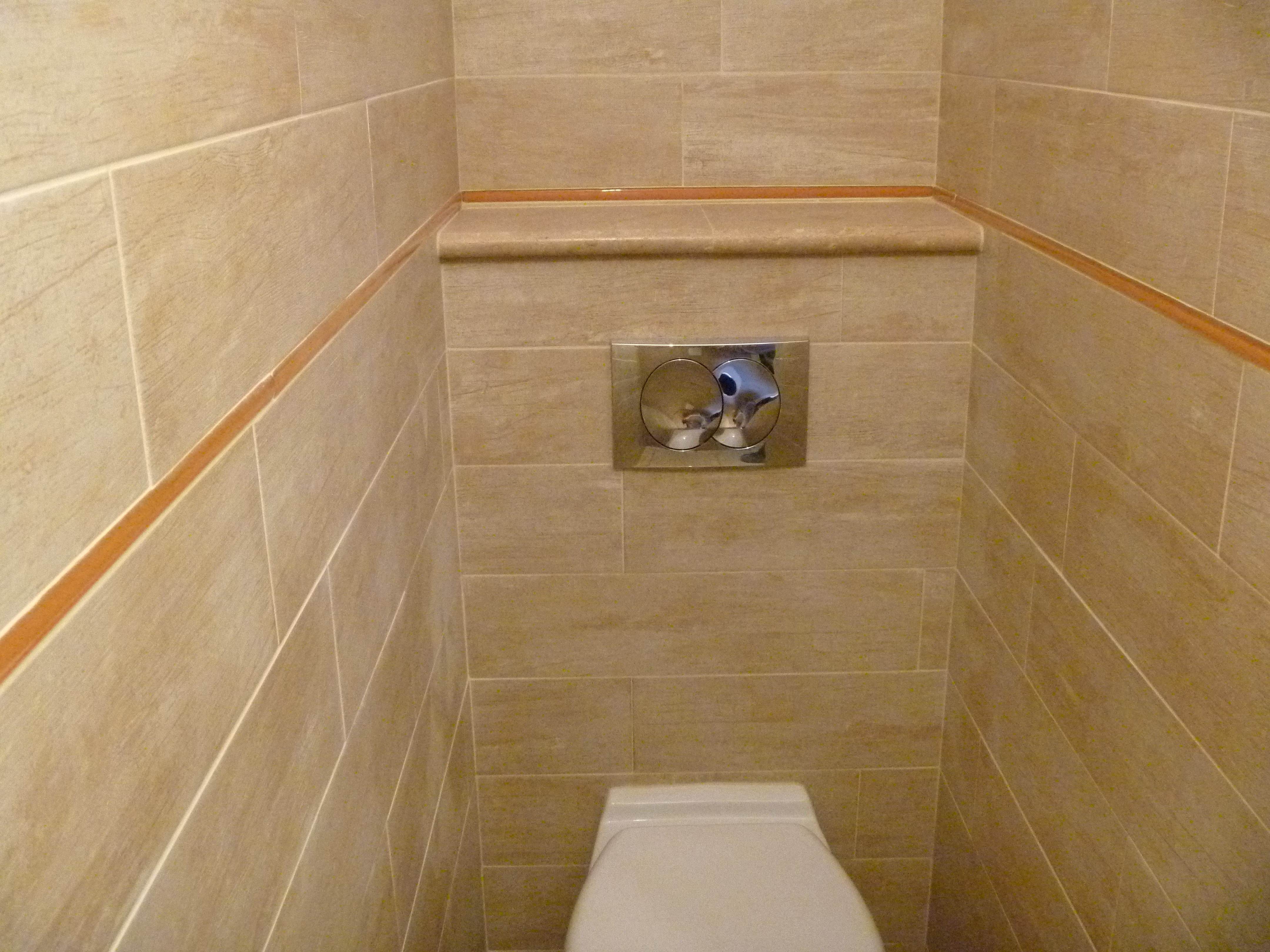 Carrelage wc avec frise