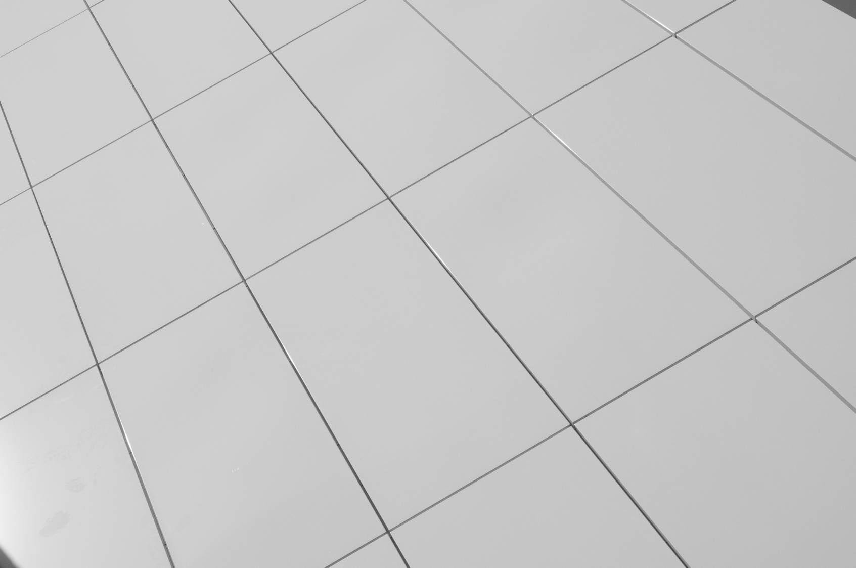 Carrelage blanc avec joint noir