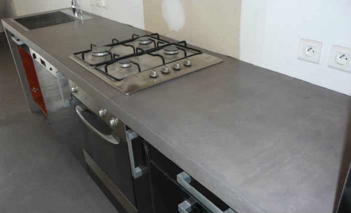 Rénovation plan de travail cuisine béton ciré