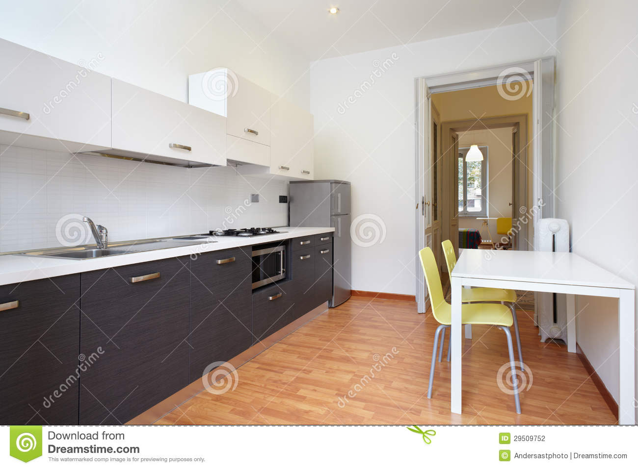 Petite cuisine moderne appartement