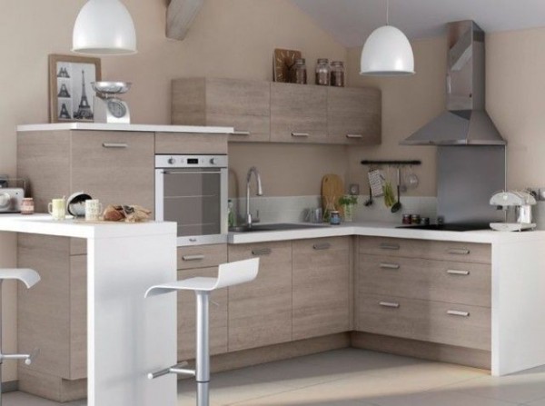 Petite cuisine moderne blanche