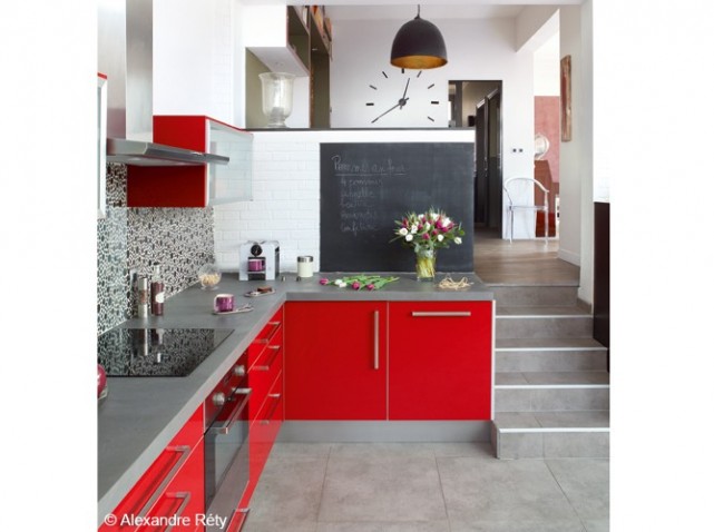 Decoration cuisine grise et rouge