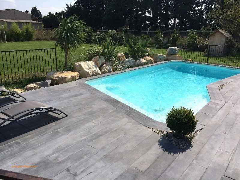 Carrelage gris piscine
