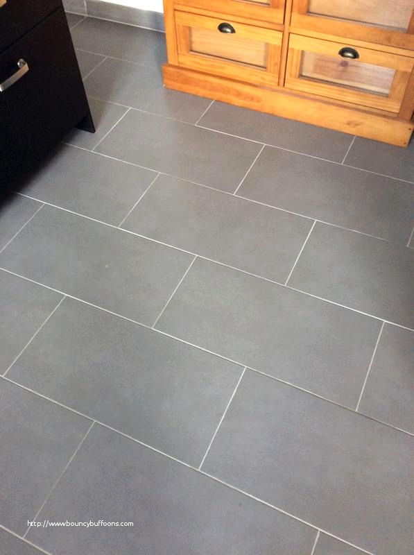 Carrelage gris souris