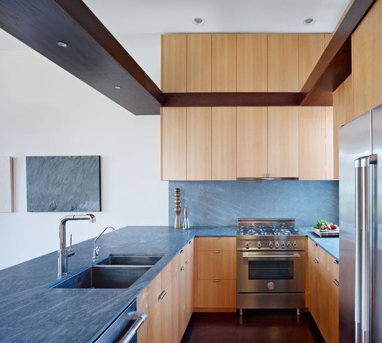 Cuisine avec plan de travail couleur bois
