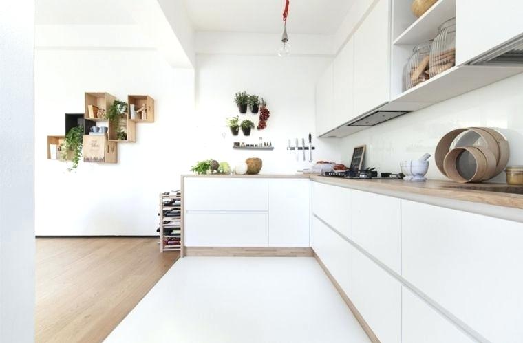 Plan de travail cuisine blanc salissant