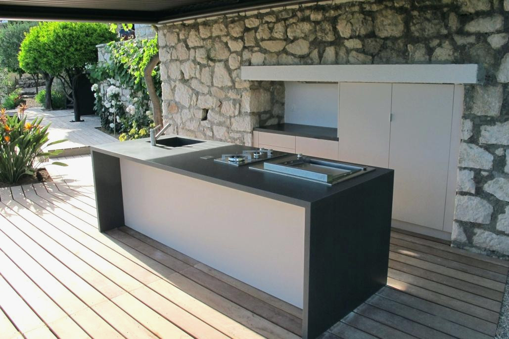 Plan cuisine extérieure en bois