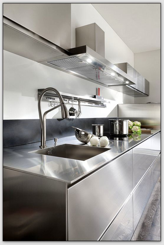 Plan de travail cuisine en inox