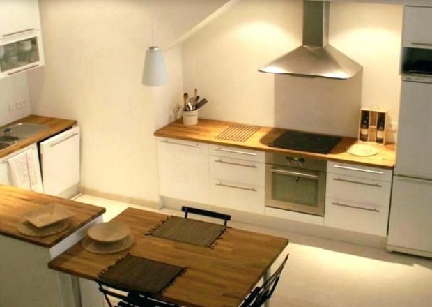 Cuisine avec plan de travail bar