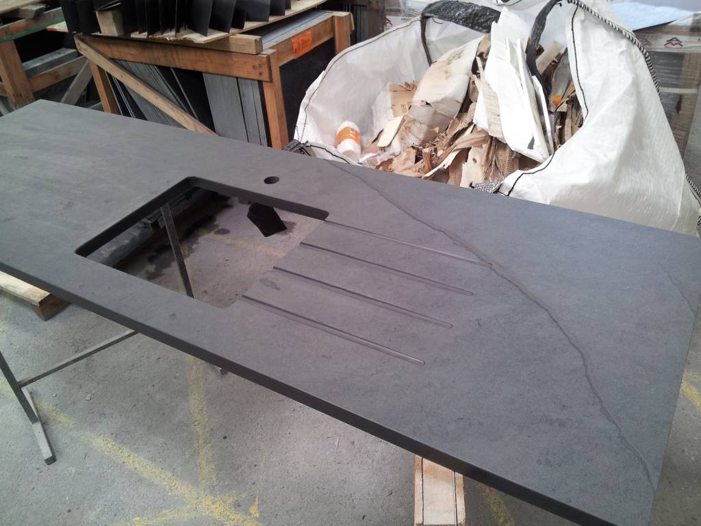 Plan de travail cuisine carrelage ardoise