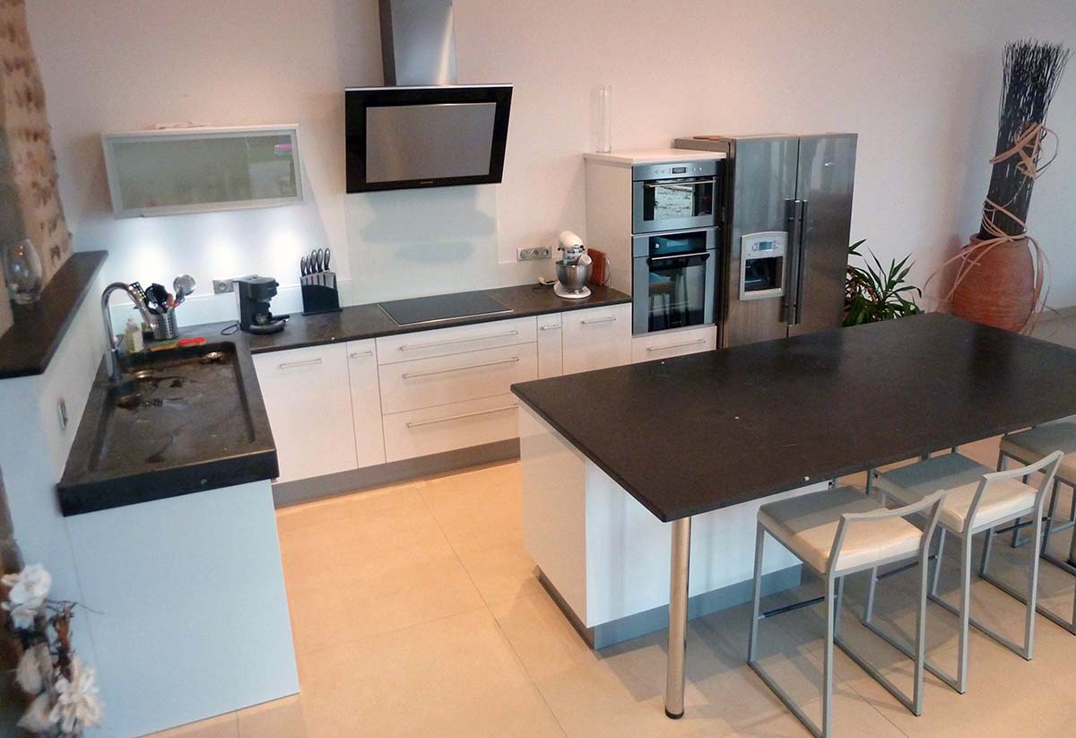 Cuisine moderne avec plan central