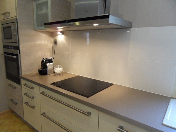 Plan travail cuisine carrelage grand format