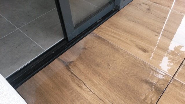 Carrelage imitation bois sur plot