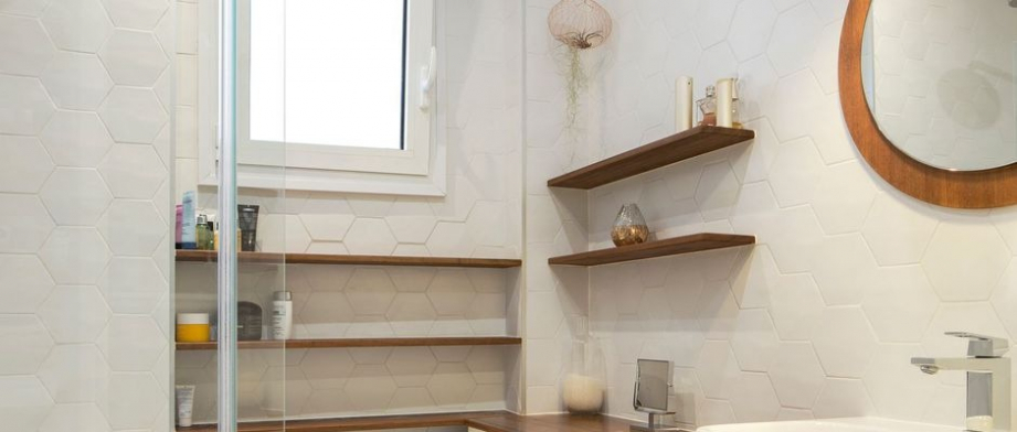 Enlever colle carrelage sur baignoire