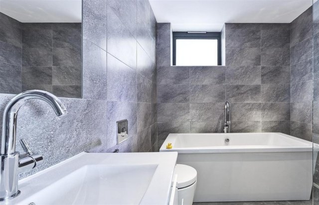 Carrelage baignoire moderne