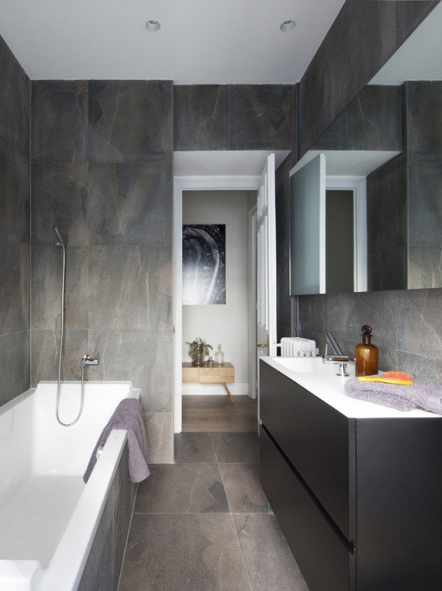 Carrelage noir baignoire