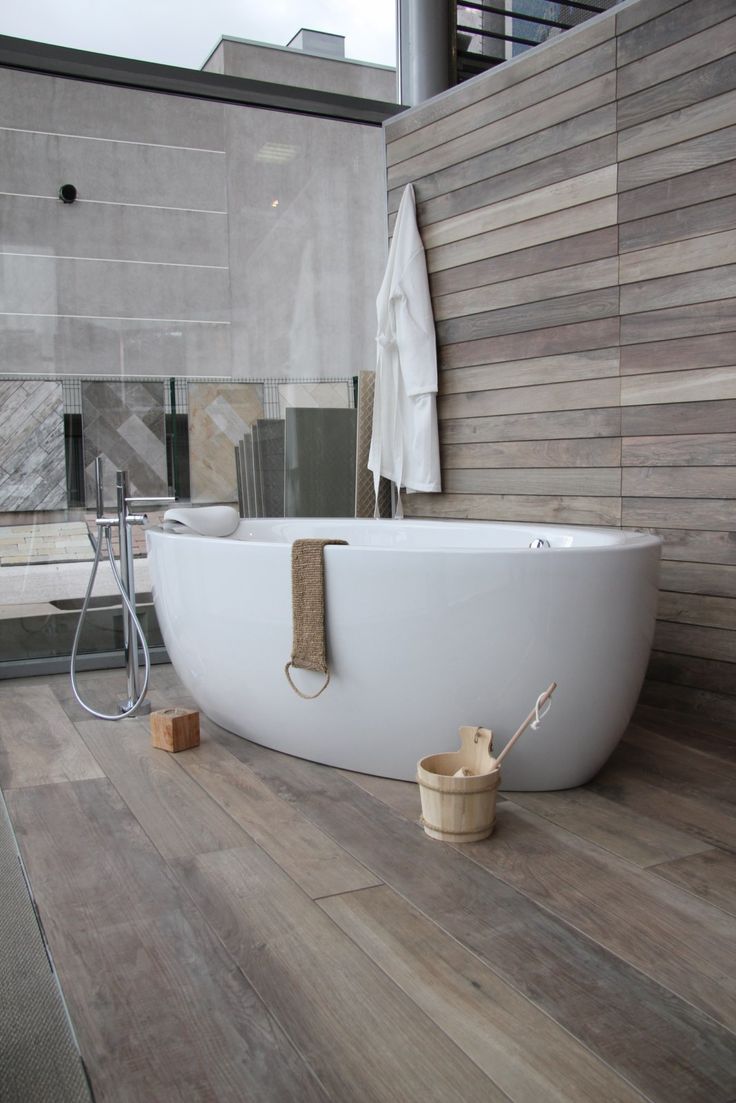 Carrelage salle de bain imitation bambou