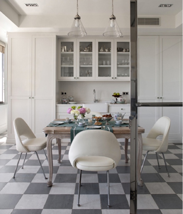 Carrelage blanc et gris