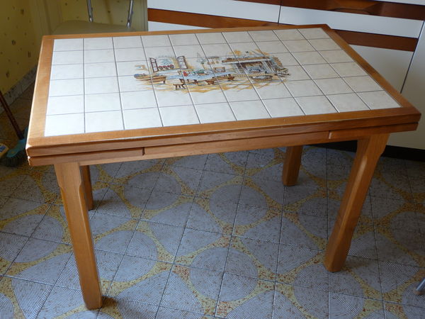 Table de cuisine carrelée but