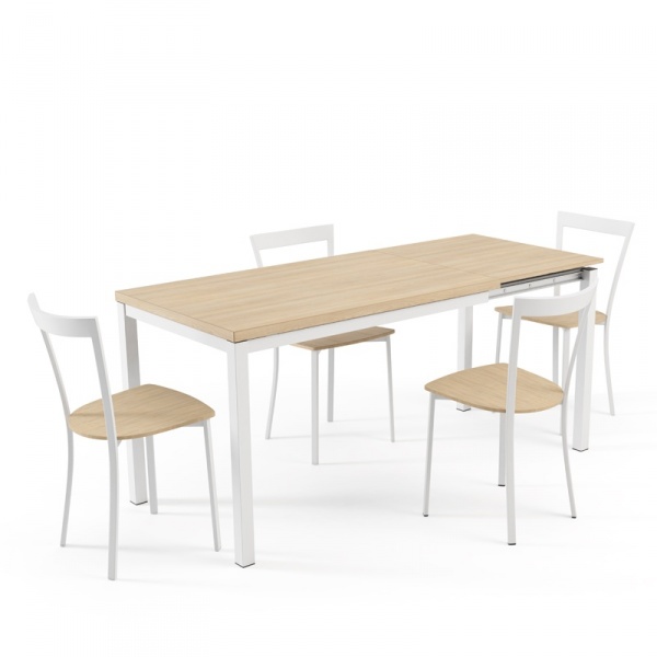 Table de cuisine quatre pieds