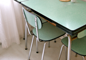 Table de cuisine en formica