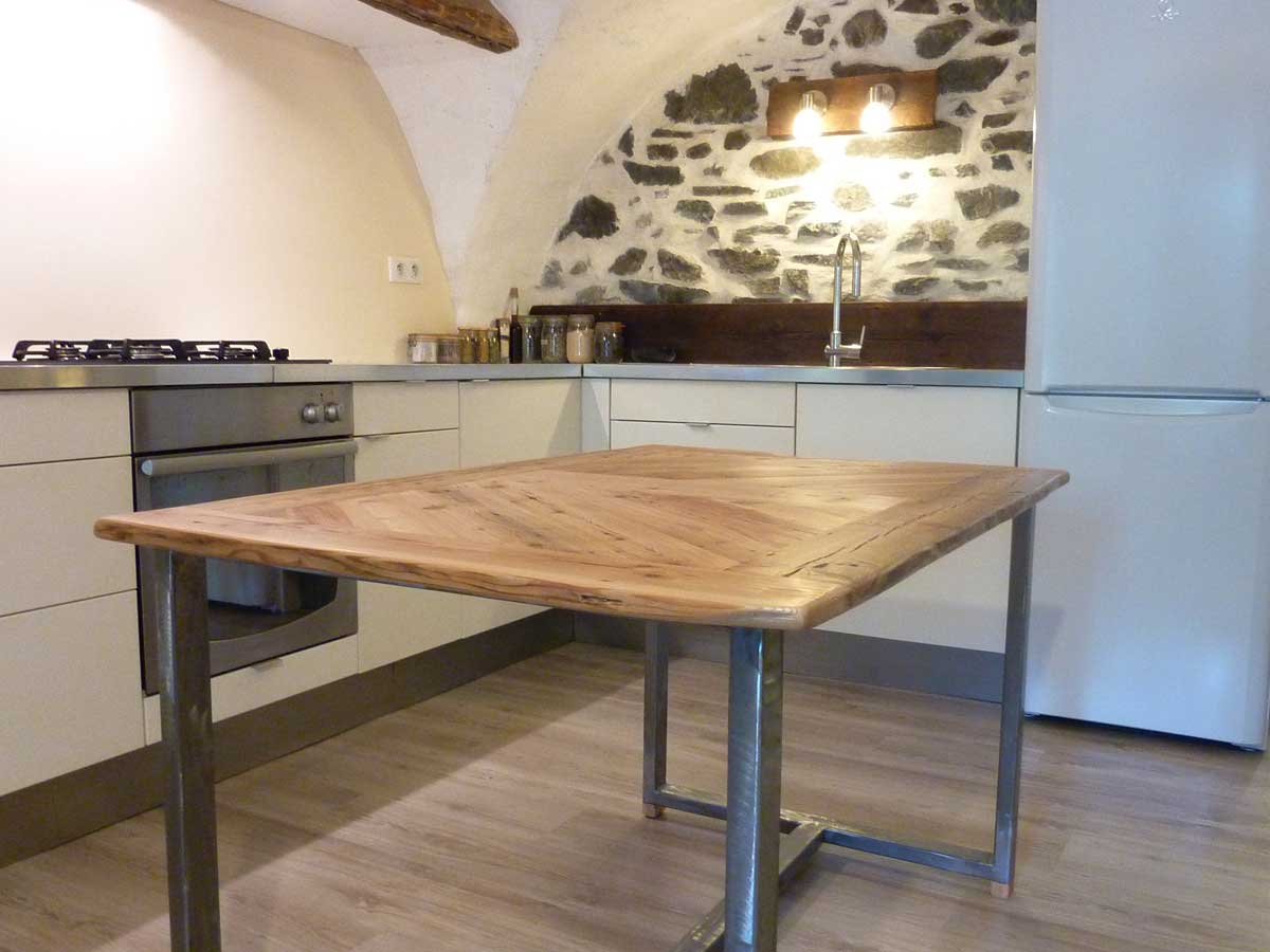 Table de cuisine bois et metal