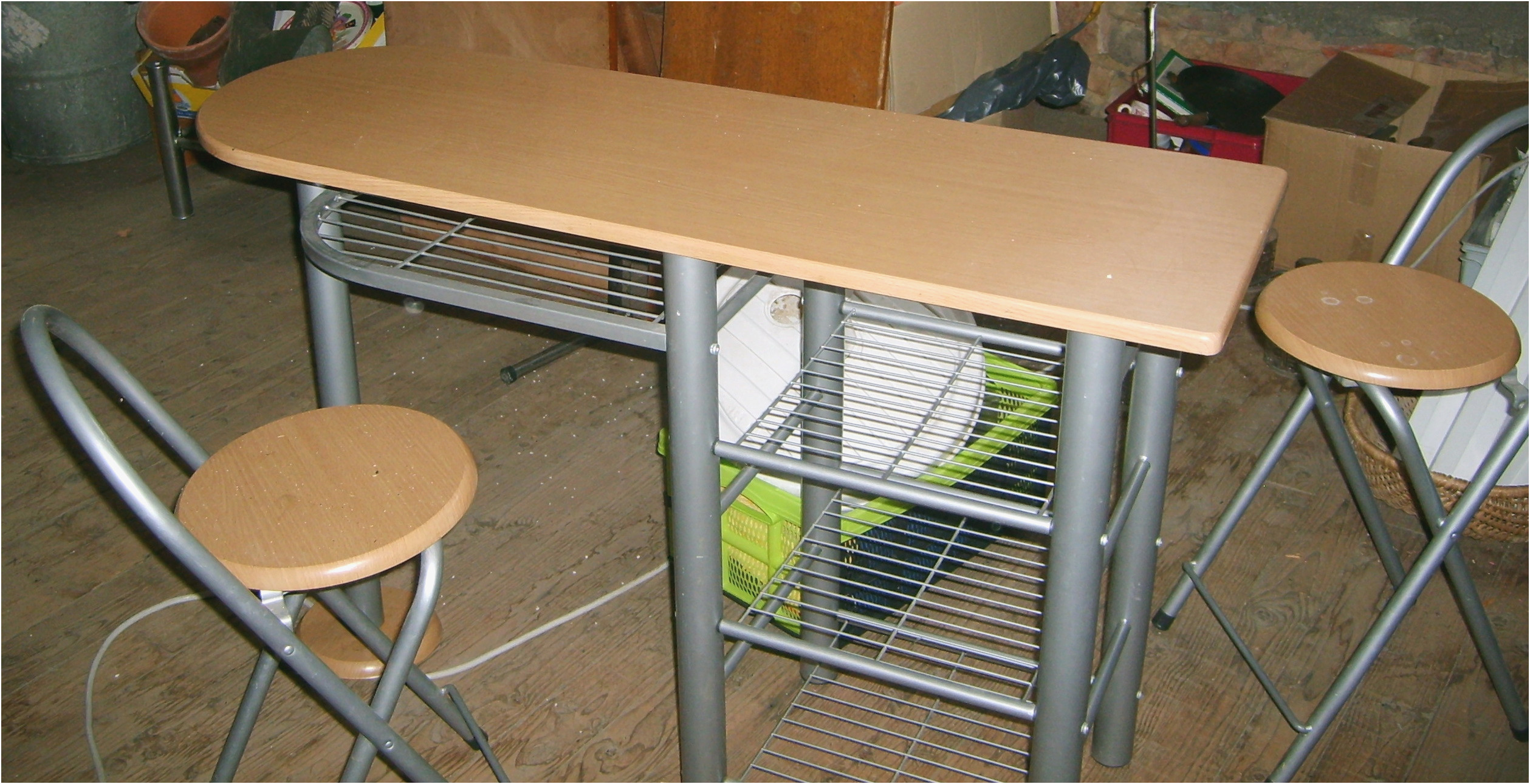 Table haute cuisine et tabourets