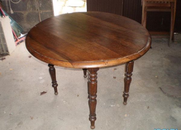 Table de cuisine ronde en bois a vendre
