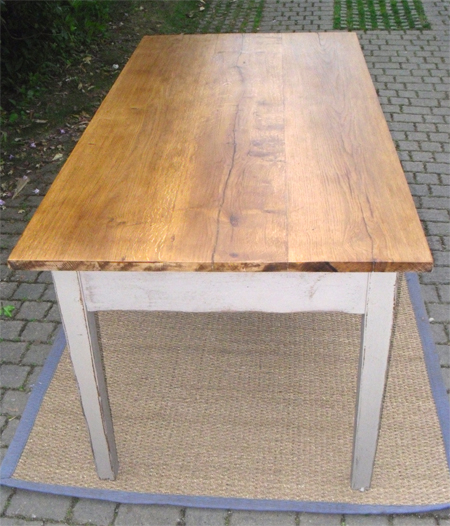 Table de cuisine dessus bois